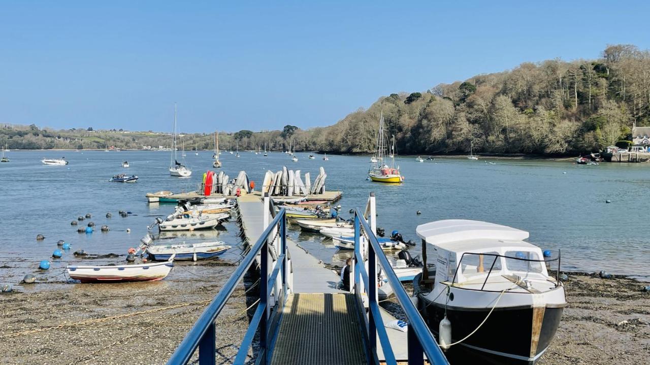 Holiday home Barnfield - Beautiful Barn, River Views, Close To Quay *
