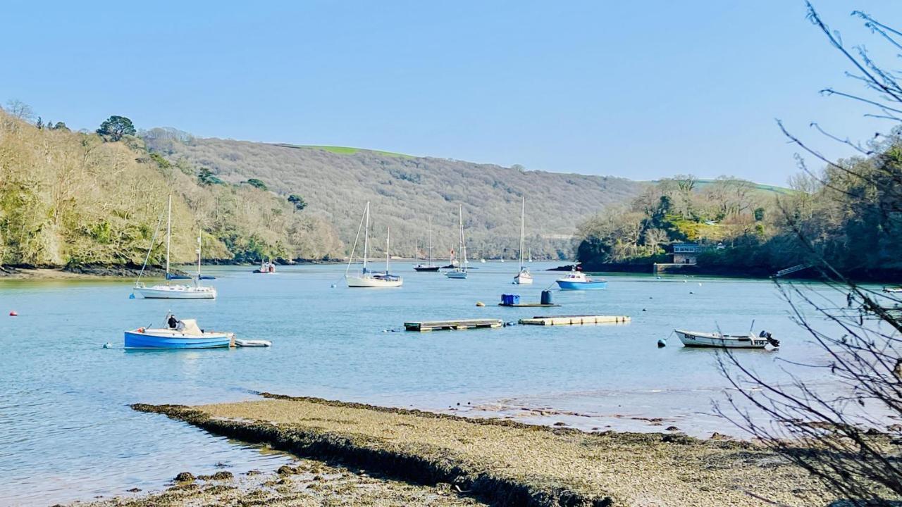 Barnfield - Beautiful Barn, River Views, Close To Quay