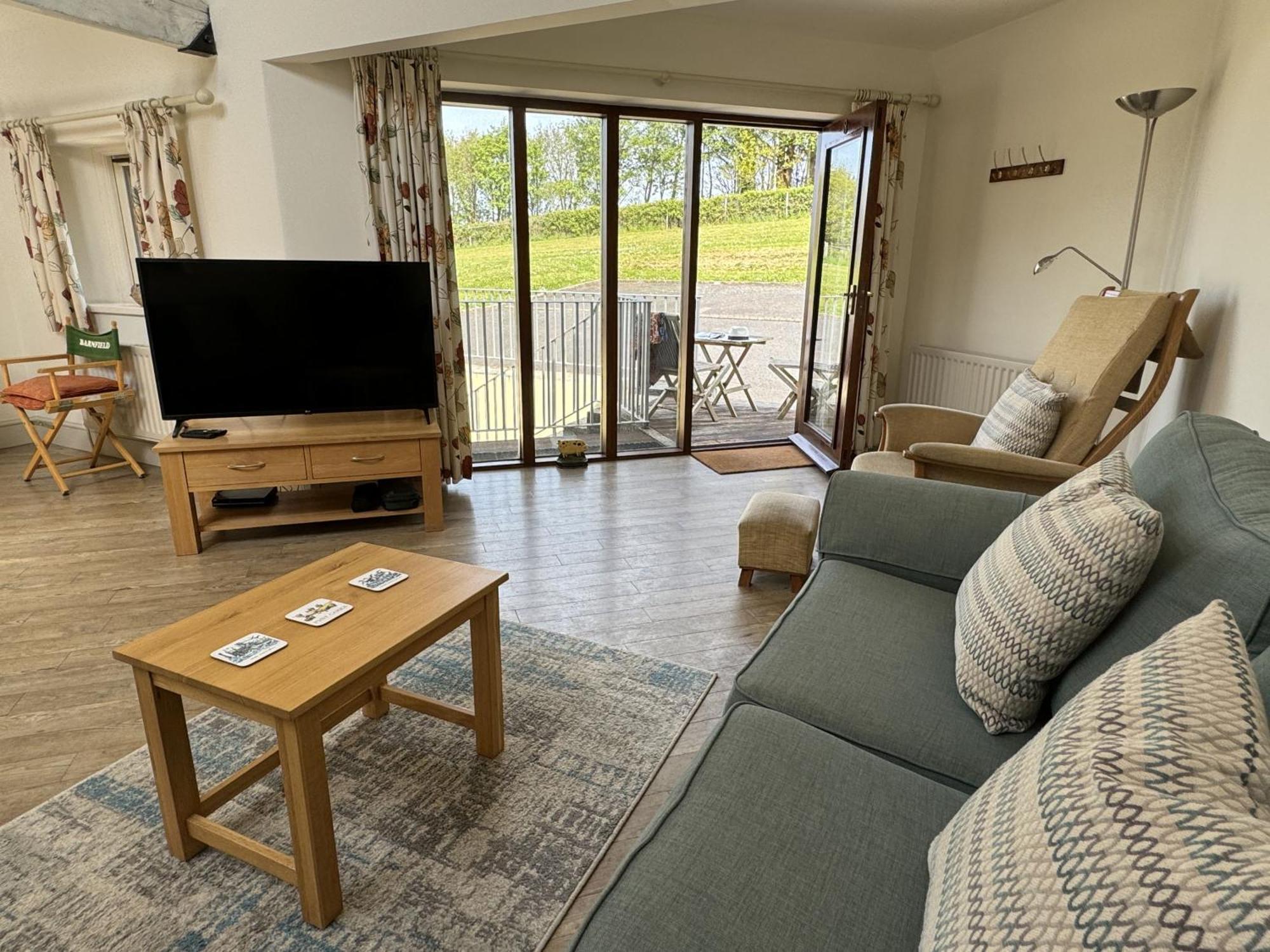 Holiday home Barnfield - Beautiful Barn, River Views, Close To Quay