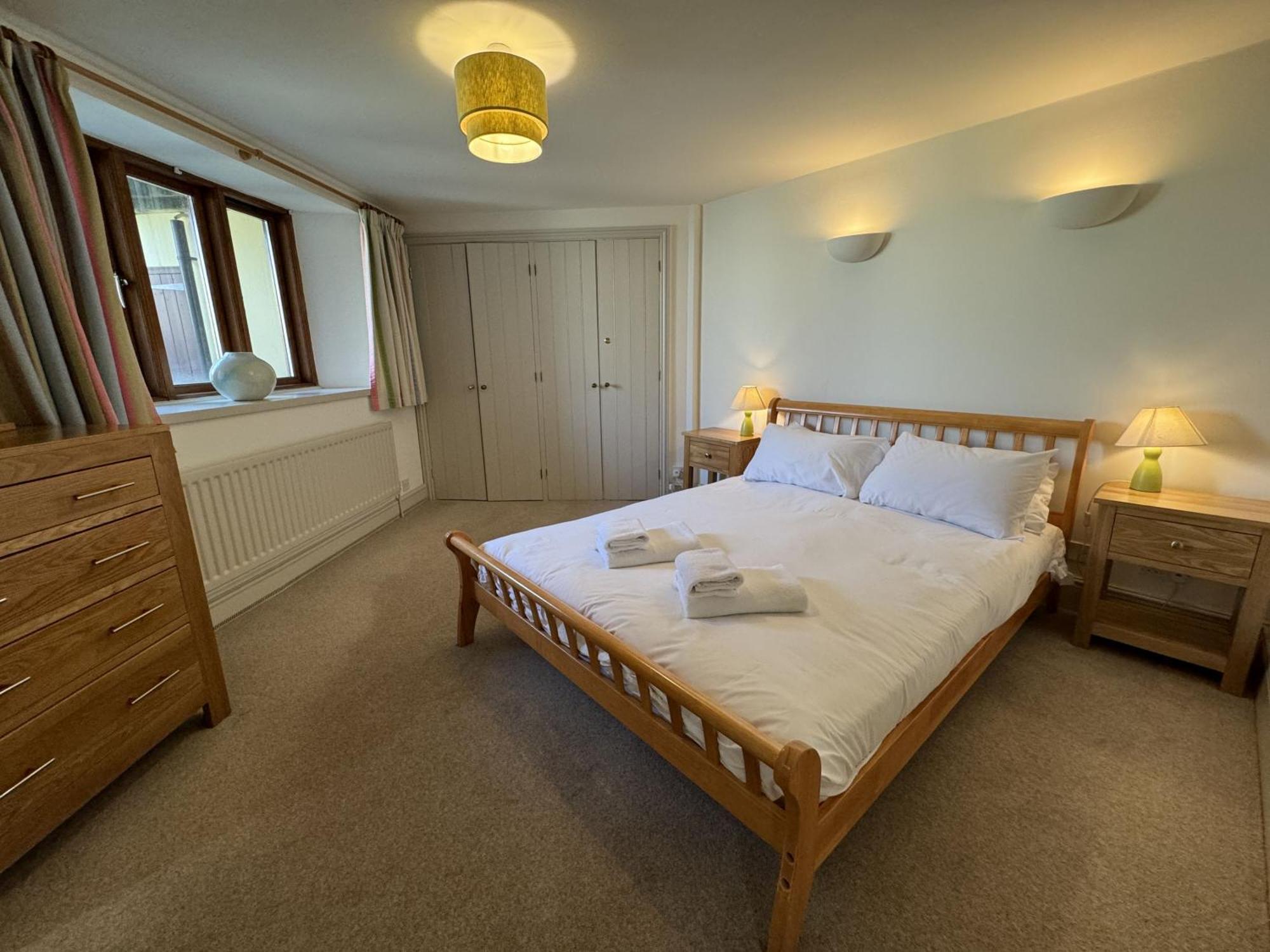 Barnfield - Beautiful Barn, River Views, Close To Quay Holiday home *
