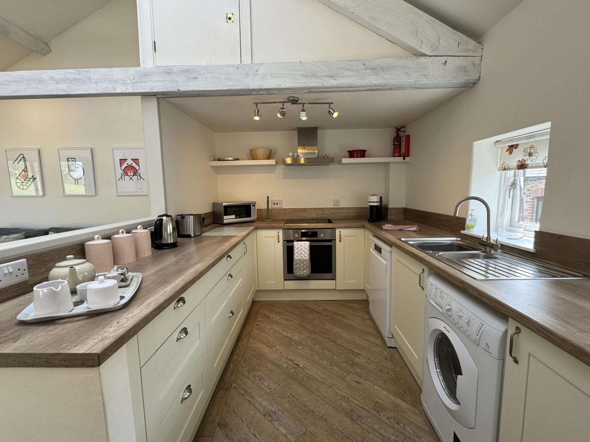 Barnfield - Beautiful Barn, River Views, Close To Quay Dittisham