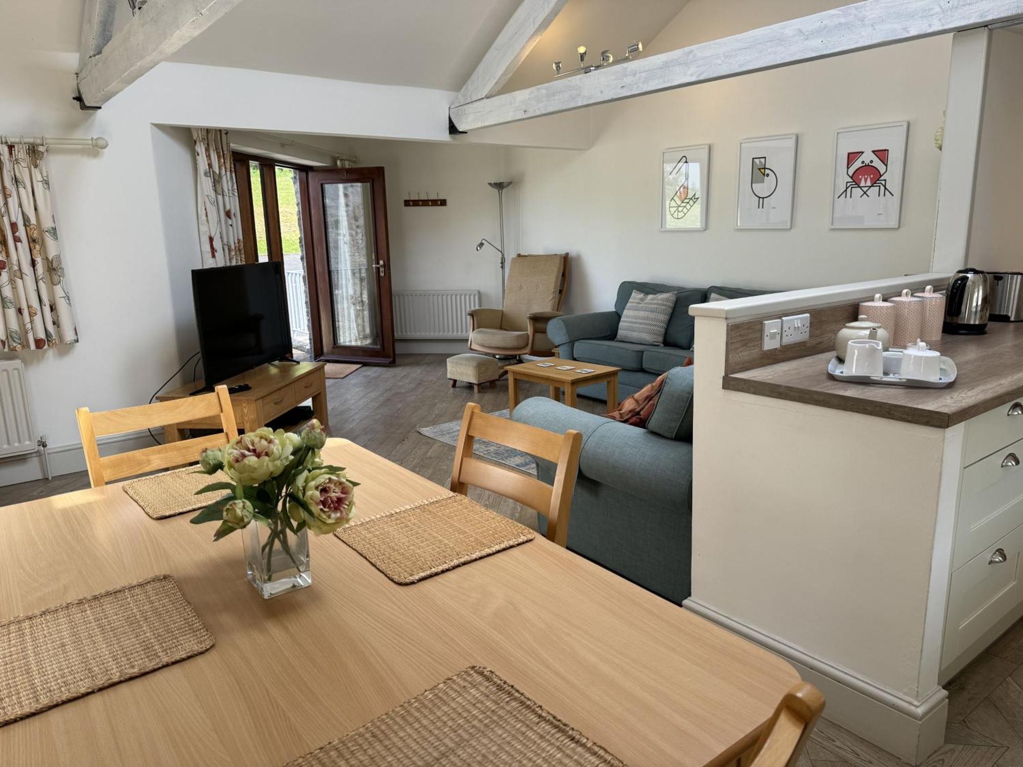 Barnfield - Beautiful Barn, River Views, Close To Quay Holiday home Dittisham