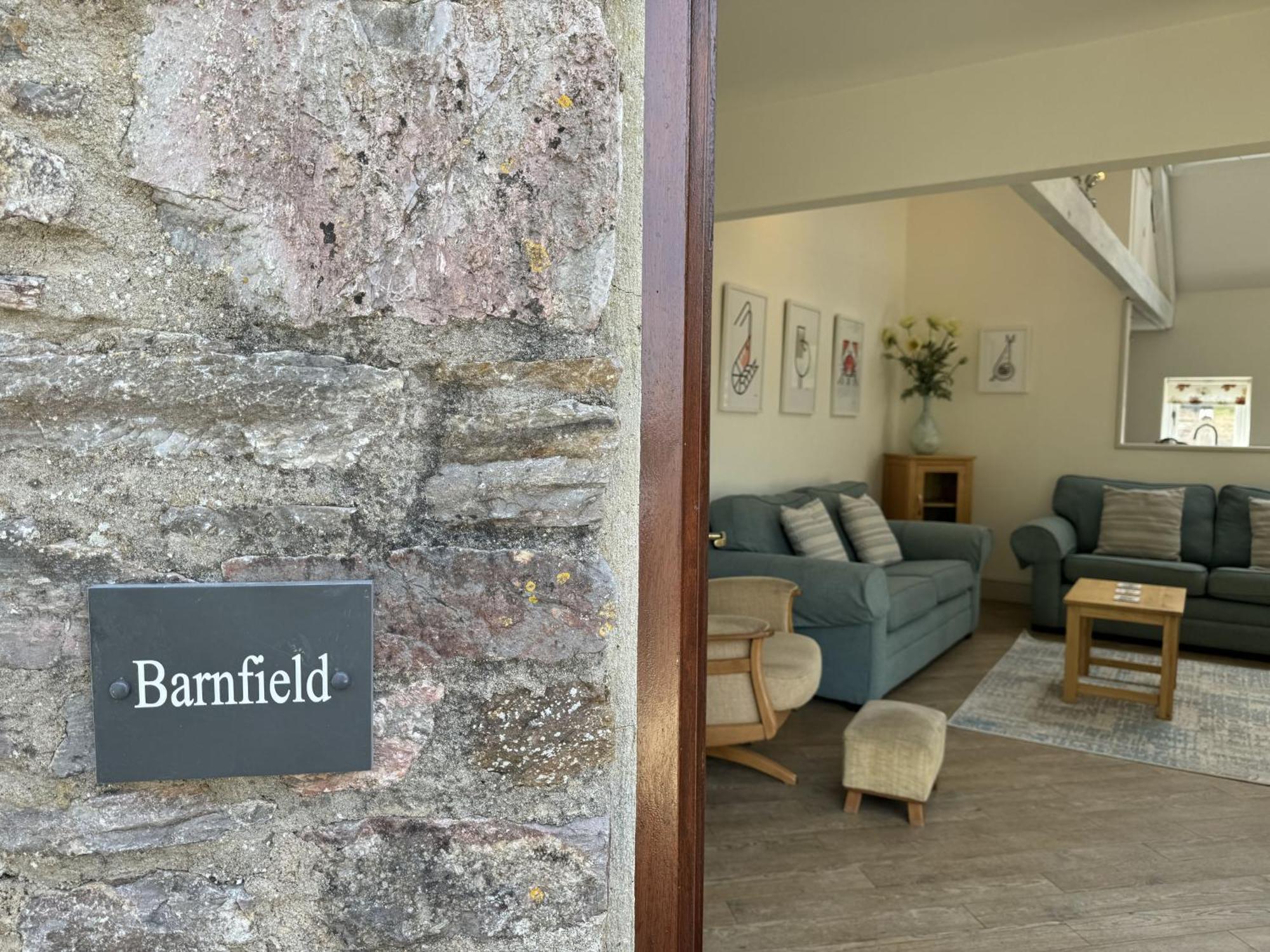 Barnfield - Beautiful Barn, River Views, Close To Quay Holiday home *